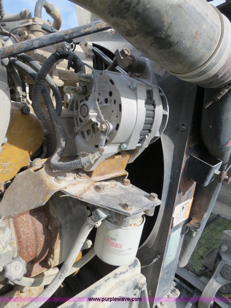 image for item B4518 1998 Peterbilt 377 semi truck