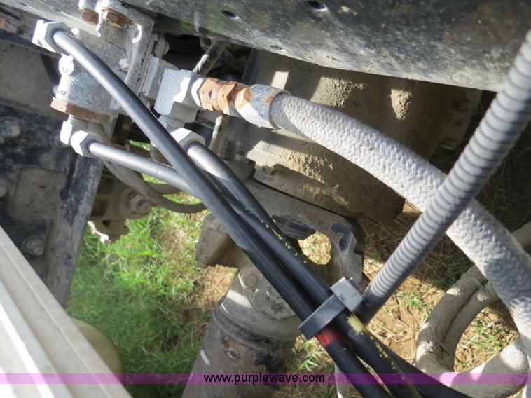 image for item B4518 1998 Peterbilt 377 semi truck