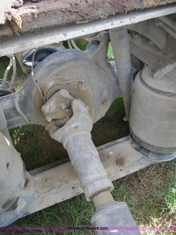 image for item B4518 1998 Peterbilt 377 semi truck