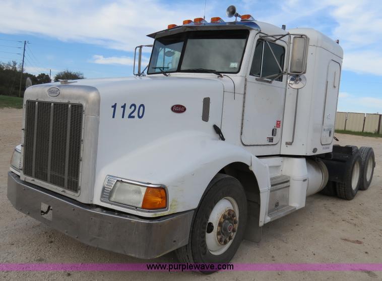 image for item B4519 1999 Peterbilt 377 semi truck