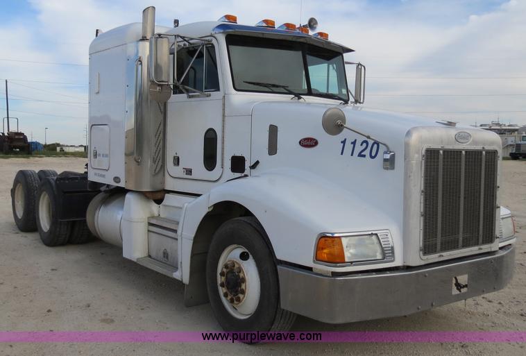 image for item B4519 1999 Peterbilt 377 semi truck