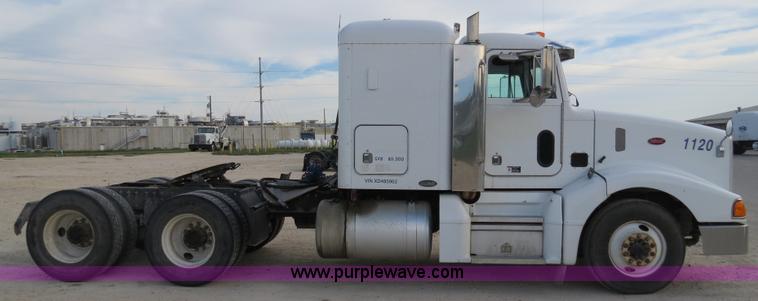 image for item B4519 1999 Peterbilt 377 semi truck