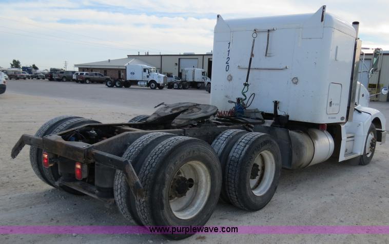 image for item B4519 1999 Peterbilt 377 semi truck