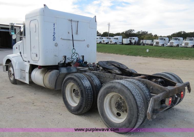 image for item B4519 1999 Peterbilt 377 semi truck