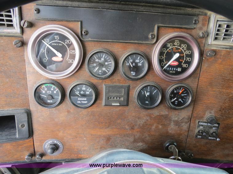 image for item B4519 1999 Peterbilt 377 semi truck