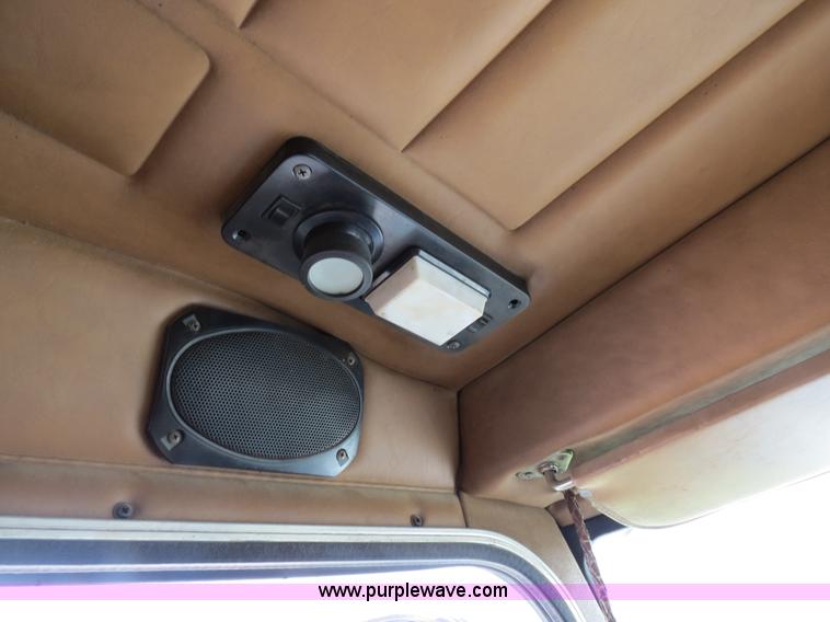 image for item B4519 1999 Peterbilt 377 semi truck