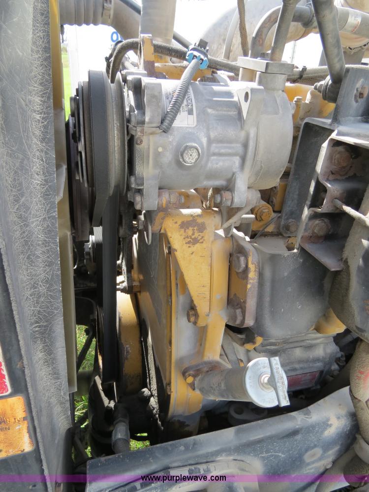 image for item B4519 1999 Peterbilt 377 semi truck