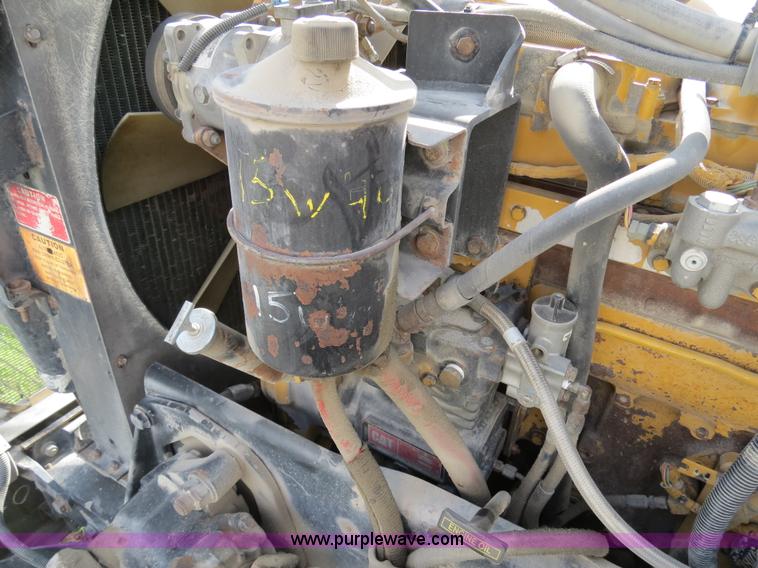 image for item B4519 1999 Peterbilt 377 semi truck