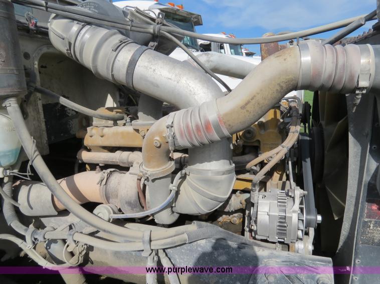 image for item B4519 1999 Peterbilt 377 semi truck