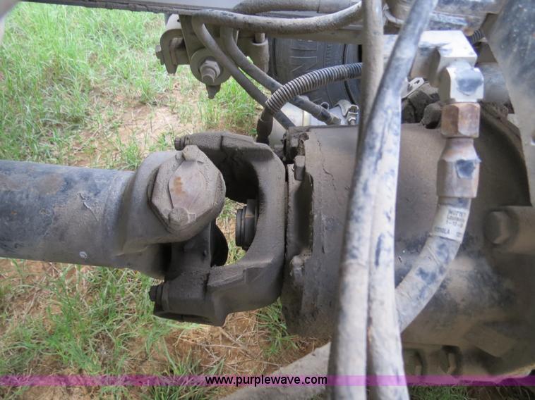 image for item B4519 1999 Peterbilt 377 semi truck