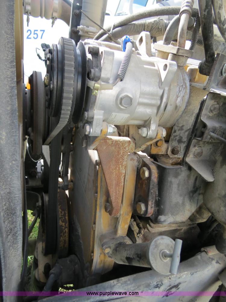 image for item B4521 2000 Peterbilt 377 semi truck