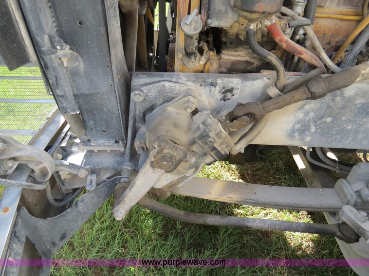 image for item B4521 2000 Peterbilt 377 semi truck