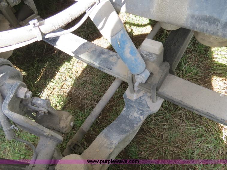 image for item B4521 2000 Peterbilt 377 semi truck