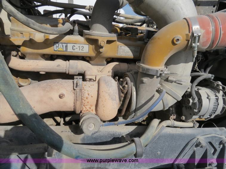 image for item B4521 2000 Peterbilt 377 semi truck