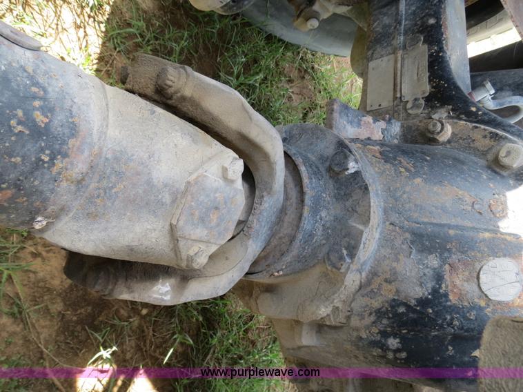 image for item B4521 2000 Peterbilt 377 semi truck