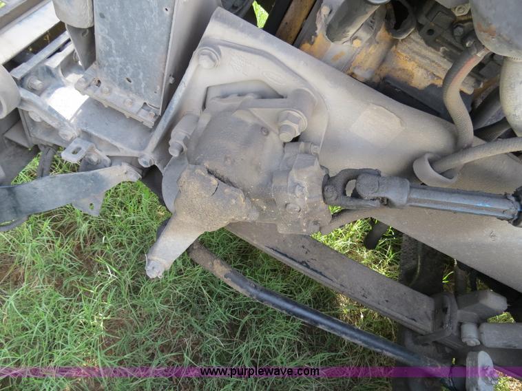 image for item B4522 1999 Peterbilt 377 semi truck