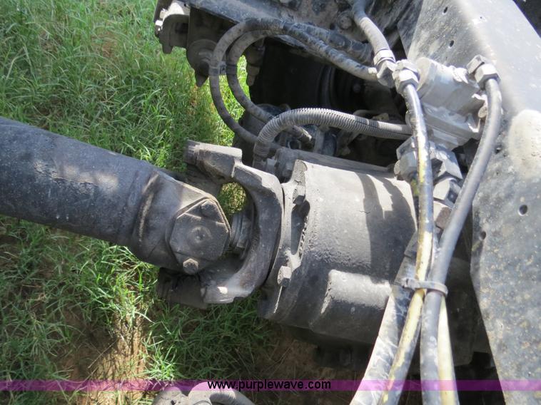 image for item B4522 1999 Peterbilt 377 semi truck