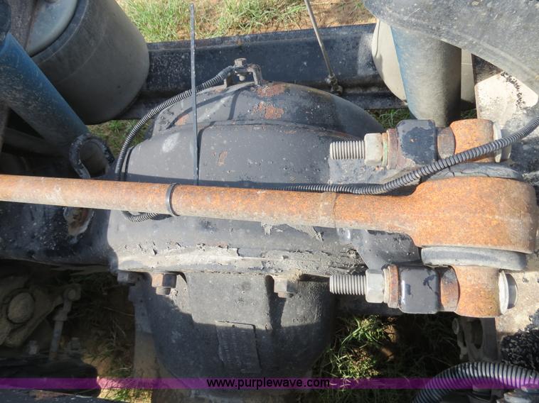 image for item B4522 1999 Peterbilt 377 semi truck