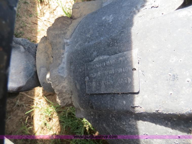 image for item B4522 1999 Peterbilt 377 semi truck