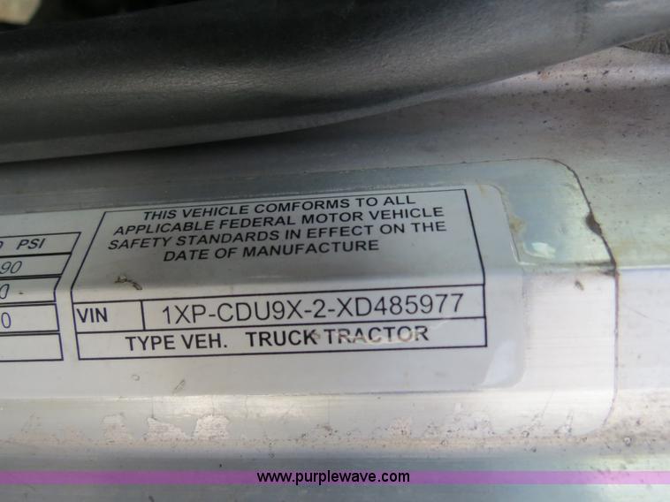 image for item B4522 1999 Peterbilt 377 semi truck