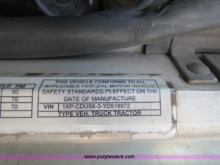 image for item B4523 2000 Peterbilt 377 semi truck