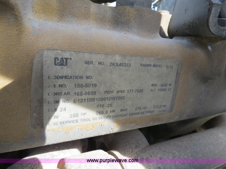 image for item B4523 2000 Peterbilt 377 semi truck