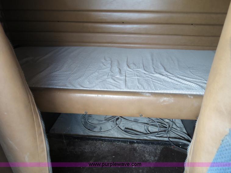 image for item B4524 2000 Peterbilt 377 semi truck