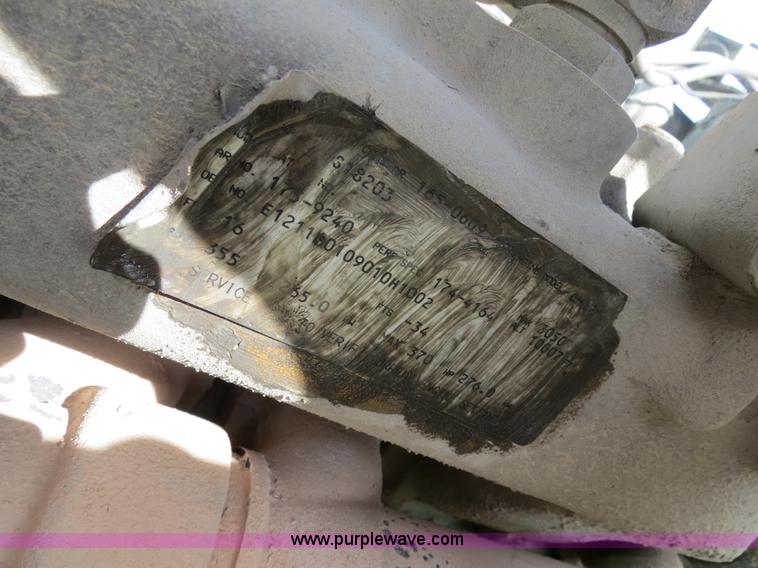 image for item B4525 2000 Peterbilt 377 semi truck