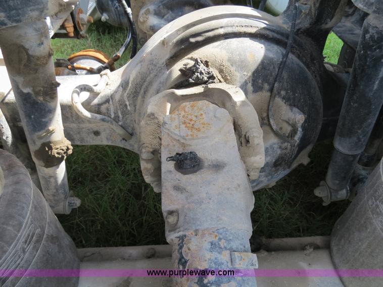 image for item B4525 2000 Peterbilt 377 semi truck