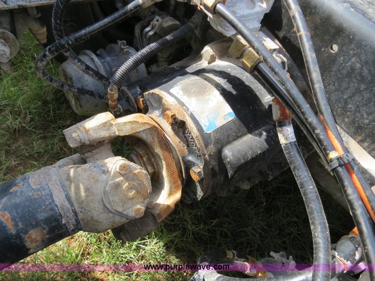 image for item B4525 2000 Peterbilt 377 semi truck