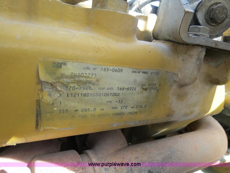 image for item B4526 1999 Peterbilt 377 semi truck