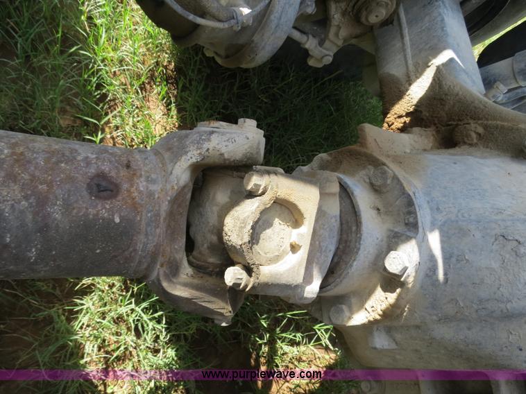 image for item B4526 1999 Peterbilt 377 semi truck