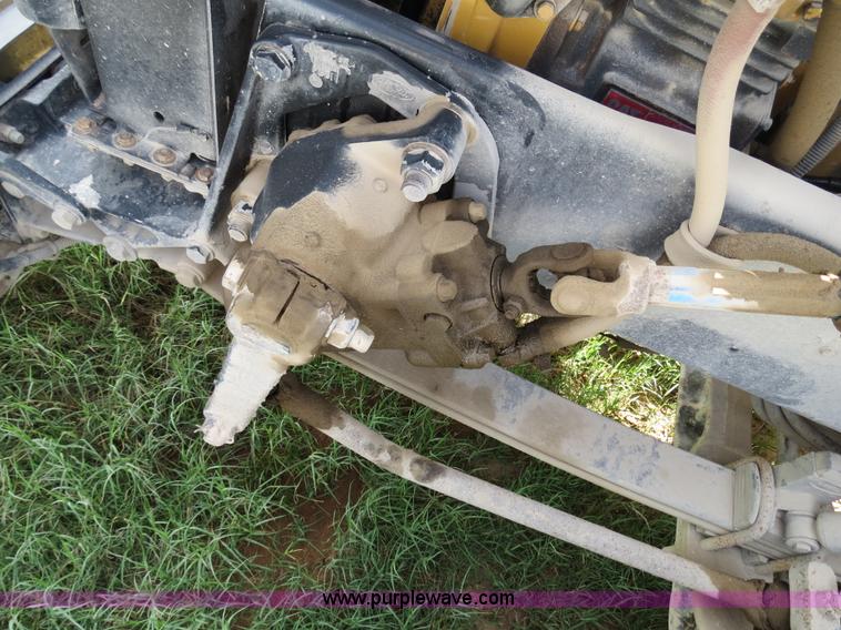 image for item B4527 2000 Peterbilt 377 semi truck