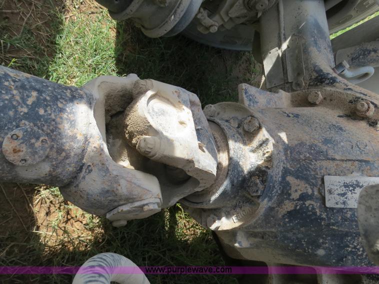 image for item B4527 2000 Peterbilt 377 semi truck