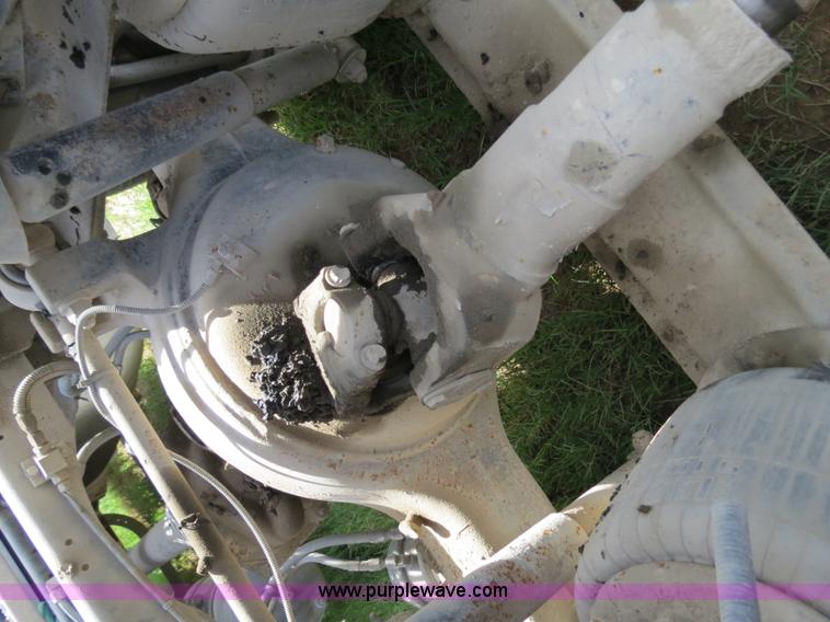 image for item B4527 2000 Peterbilt 377 semi truck