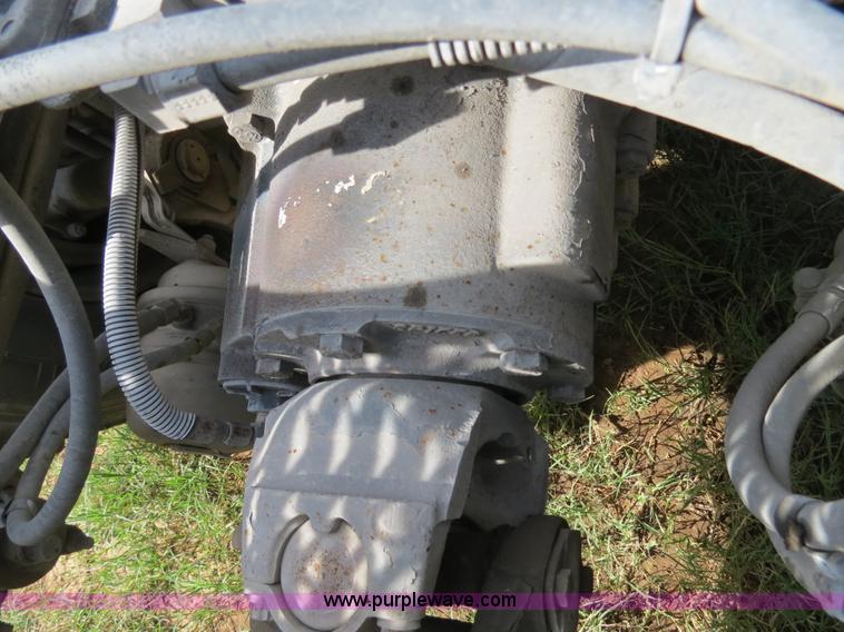 image for item B4527 2000 Peterbilt 377 semi truck