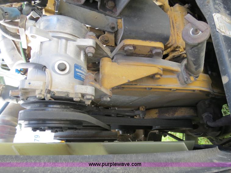 image for item B4528 2000 Peterbilt 377 semi truck