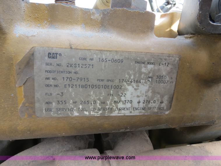 image for item B4528 2000 Peterbilt 377 semi truck