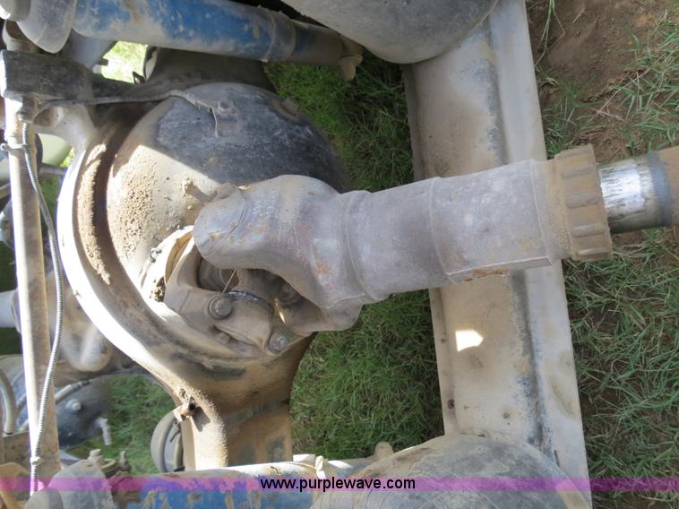 image for item B4528 2000 Peterbilt 377 semi truck