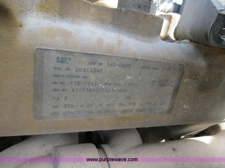 image for item B4529 2000 Peterbilt 377 semi truck