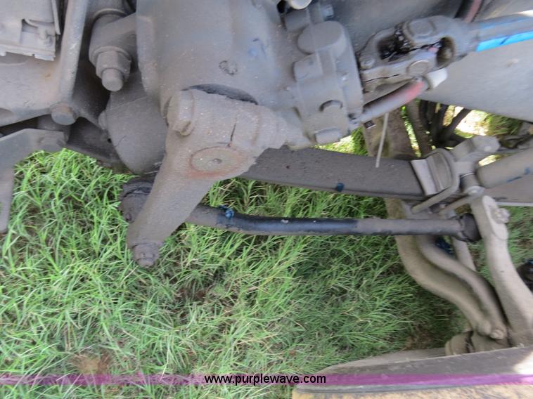 image for item B4529 2000 Peterbilt 377 semi truck