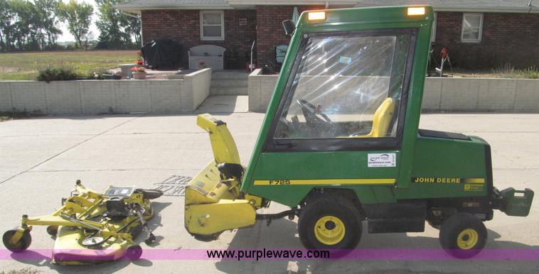 image for item B5227 2003 John Deere F725 front mount snow thrower/mower