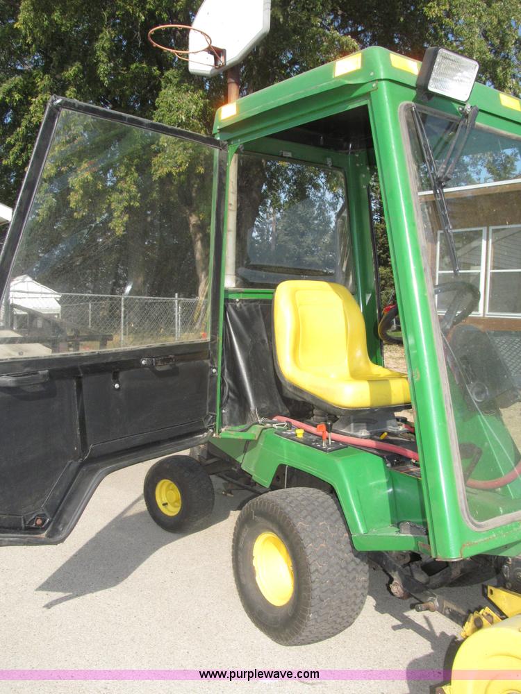 image for item B5227 2003 John Deere F725 front mount snow thrower/mower