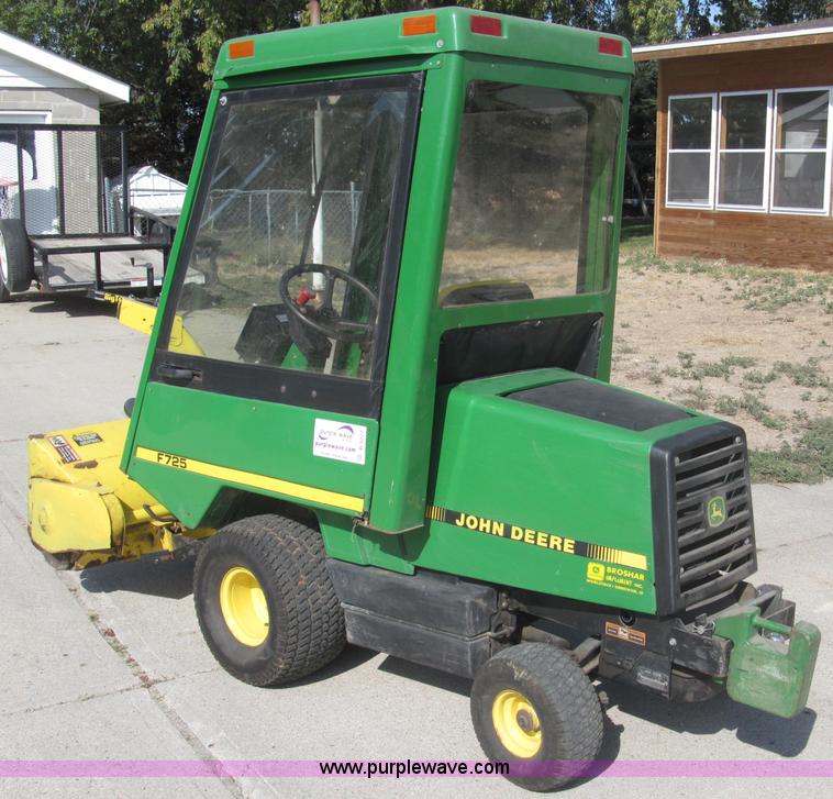 image for item B5227 2003 John Deere F725 front mount snow thrower/mower