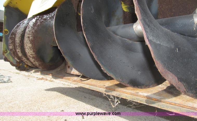 image for item B5227 2003 John Deere F725 front mount snow thrower/mower