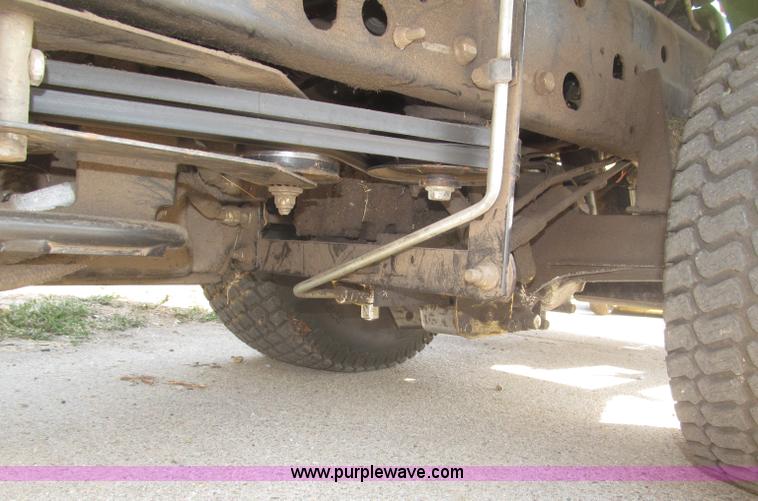 image for item B5227 2003 John Deere F725 front mount snow thrower/mower