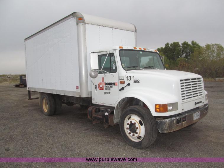 image for item B5245 2001 International 4700 box truck
