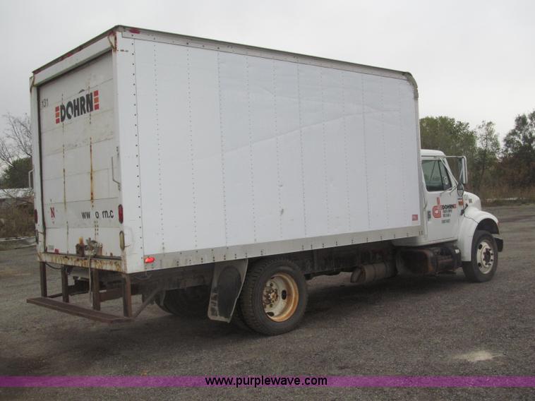 image for item B5245 2001 International 4700 box truck