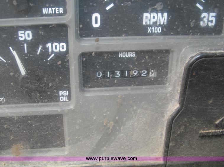 image for item B5245 2001 International 4700 box truck
