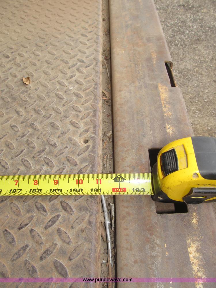 image for item B5245 2001 International 4700 box truck